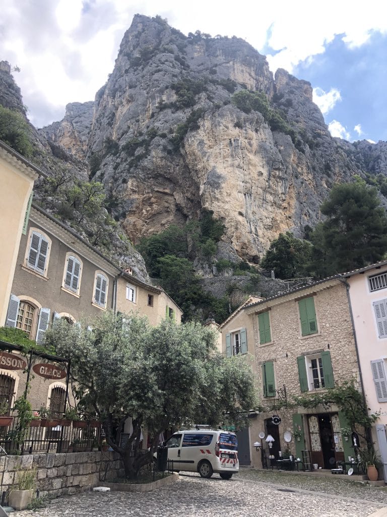 Que faire dans les Alpes-de-Haute-Provence : Moustiers-Sainte-Marie