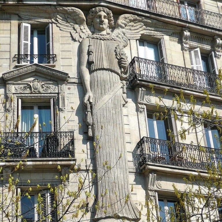 Que faire à Paris : Gigantesque Cariatide