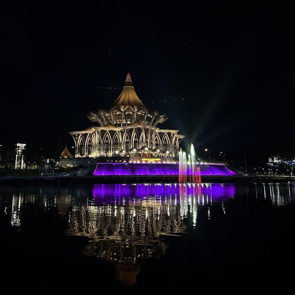 Itinéraire 3 semaines à Bornéo : Spectacle Fontaines Kuching