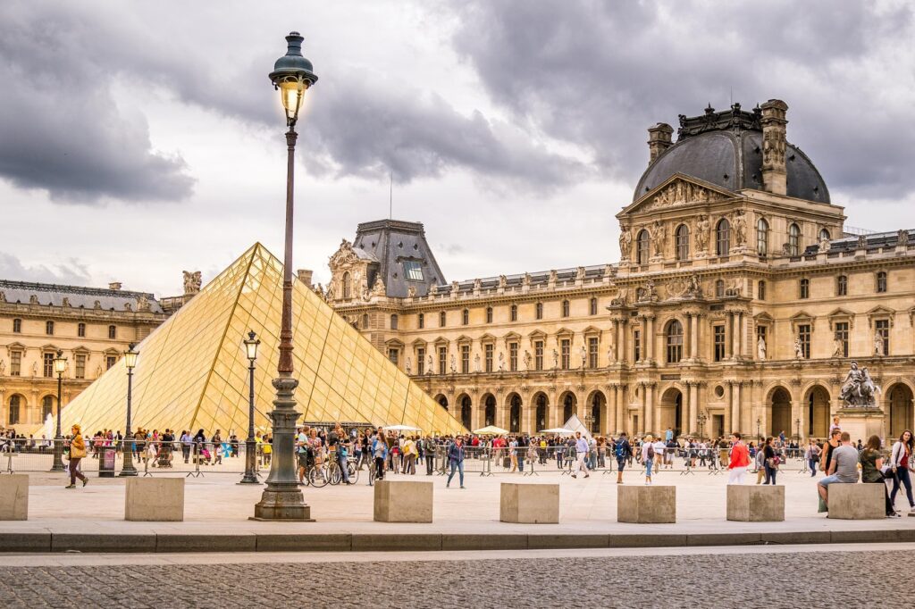 Que faire à Paris : Pyramides du Louvre